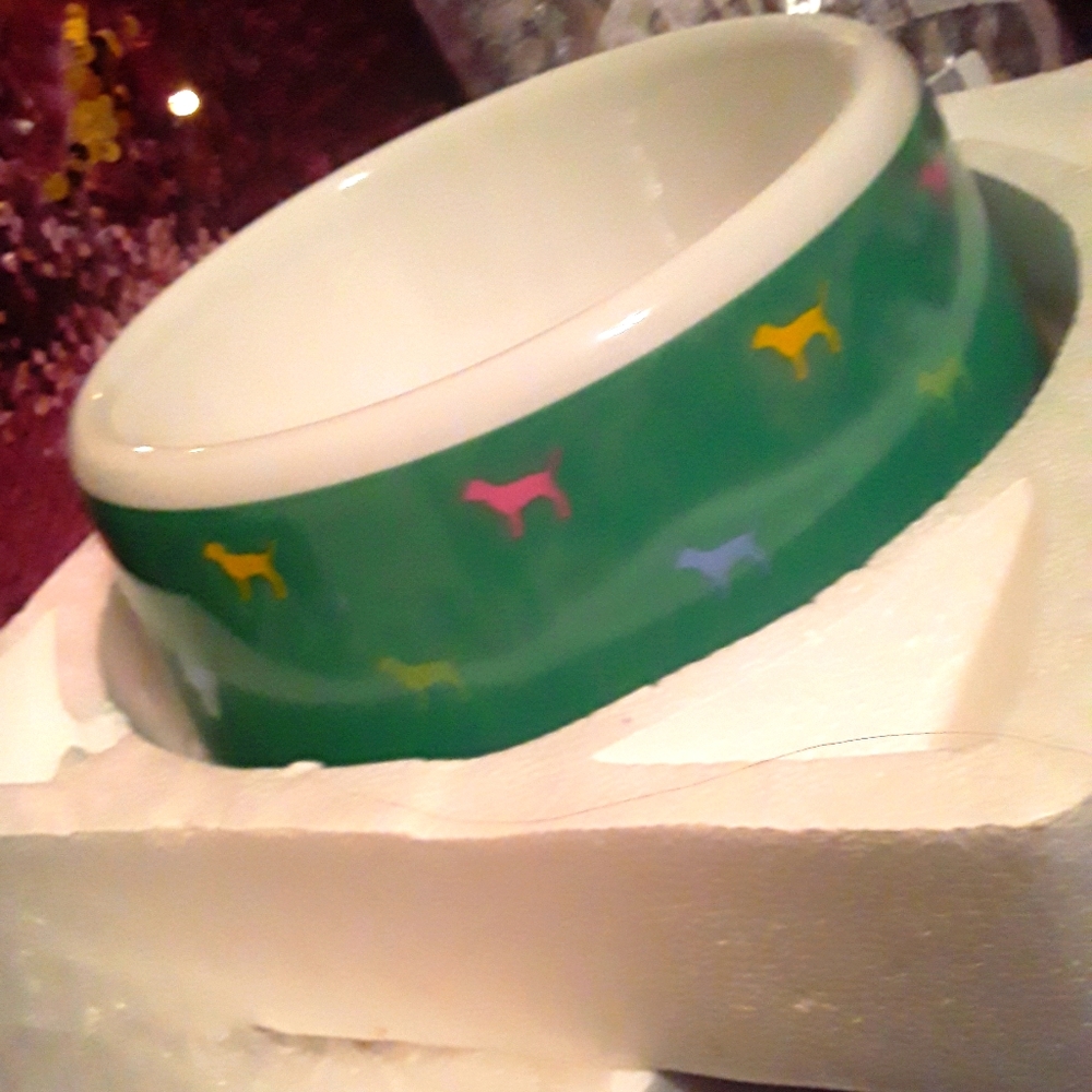 SOLD PINK VS VINTAGE RARE GREEN DOG BOWL